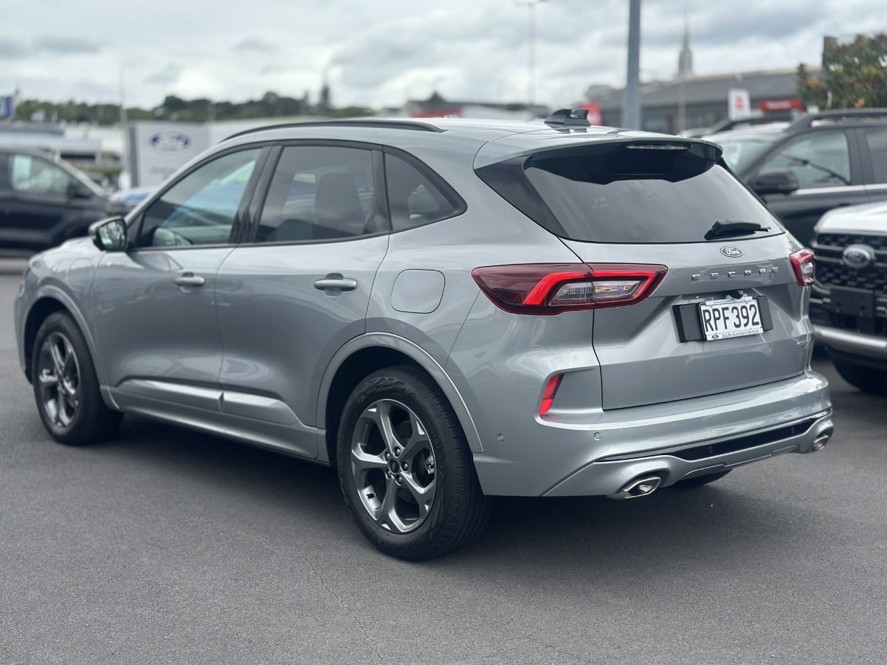 Vehicle image 4