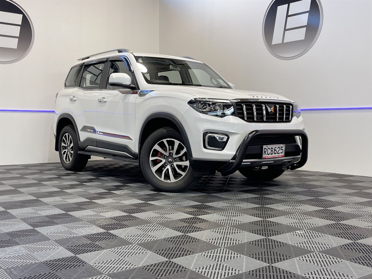 Vehicle image 1