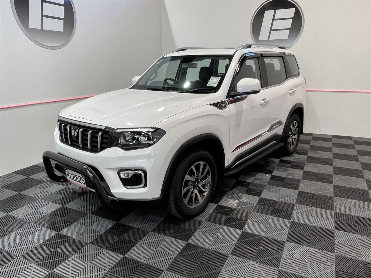 Vehicle image 3