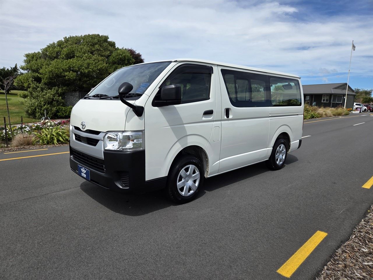 Vehicle image 3