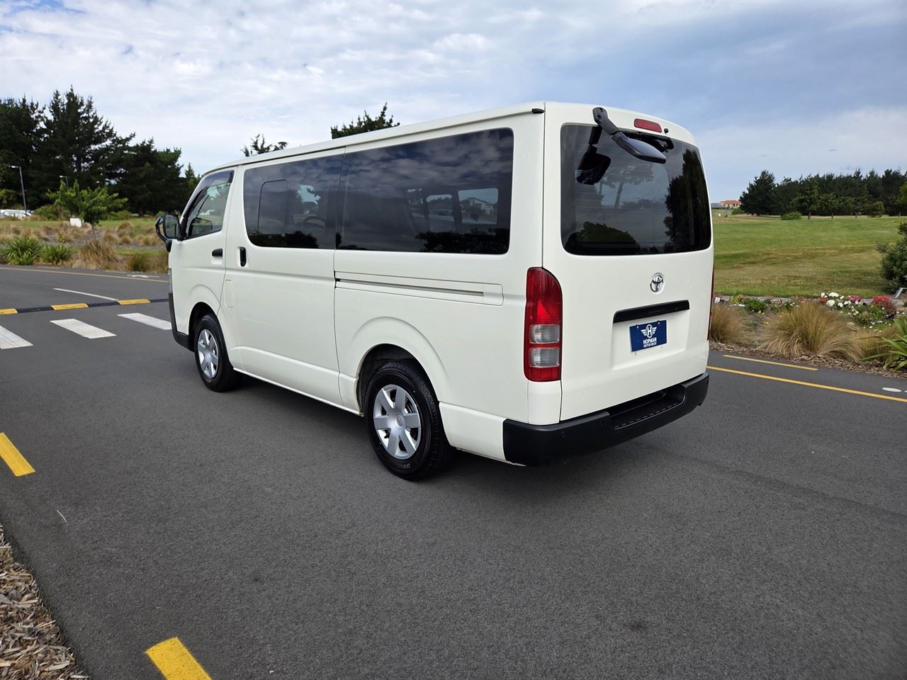 Vehicle image 5