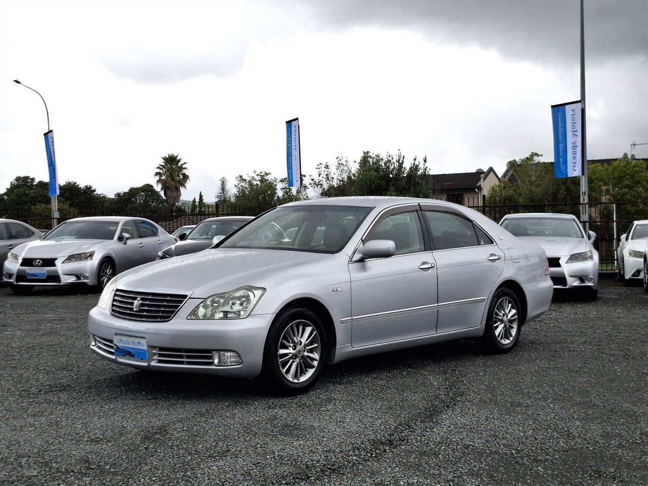 Vehicle image 3