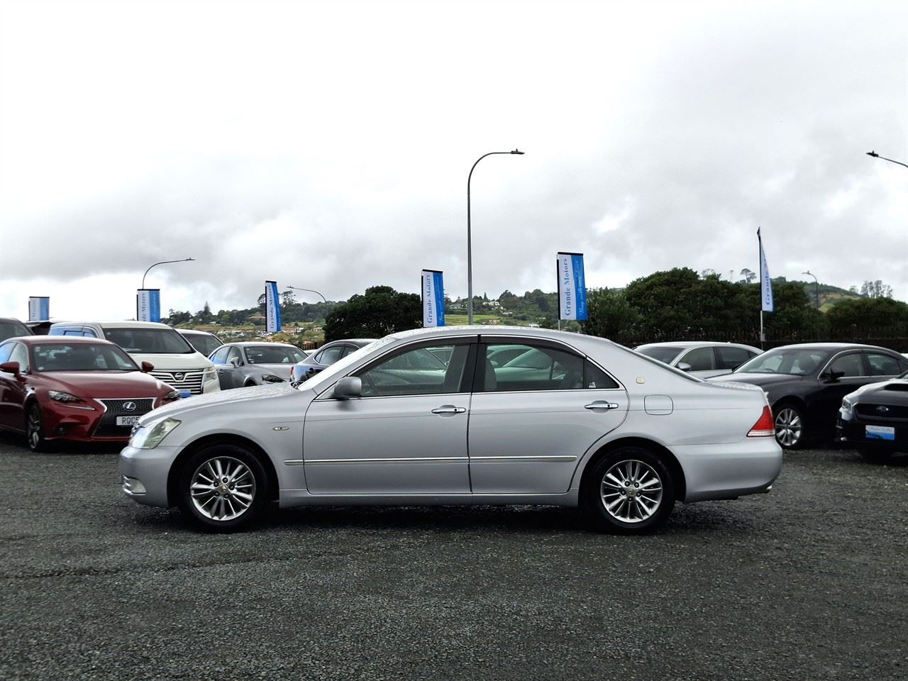 Vehicle image 4
