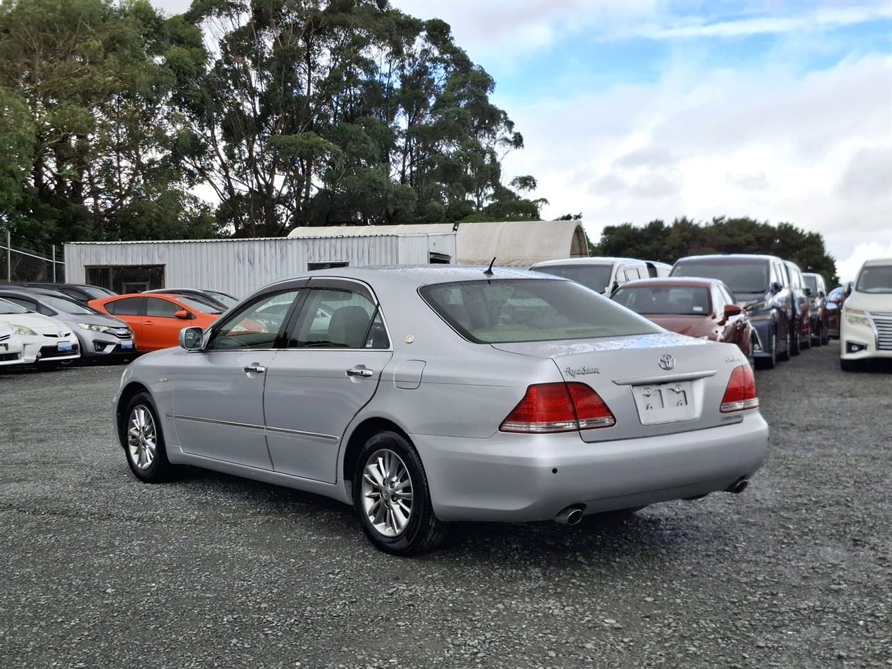 Vehicle image 5