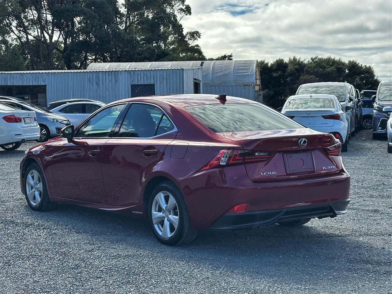 Vehicle image 4