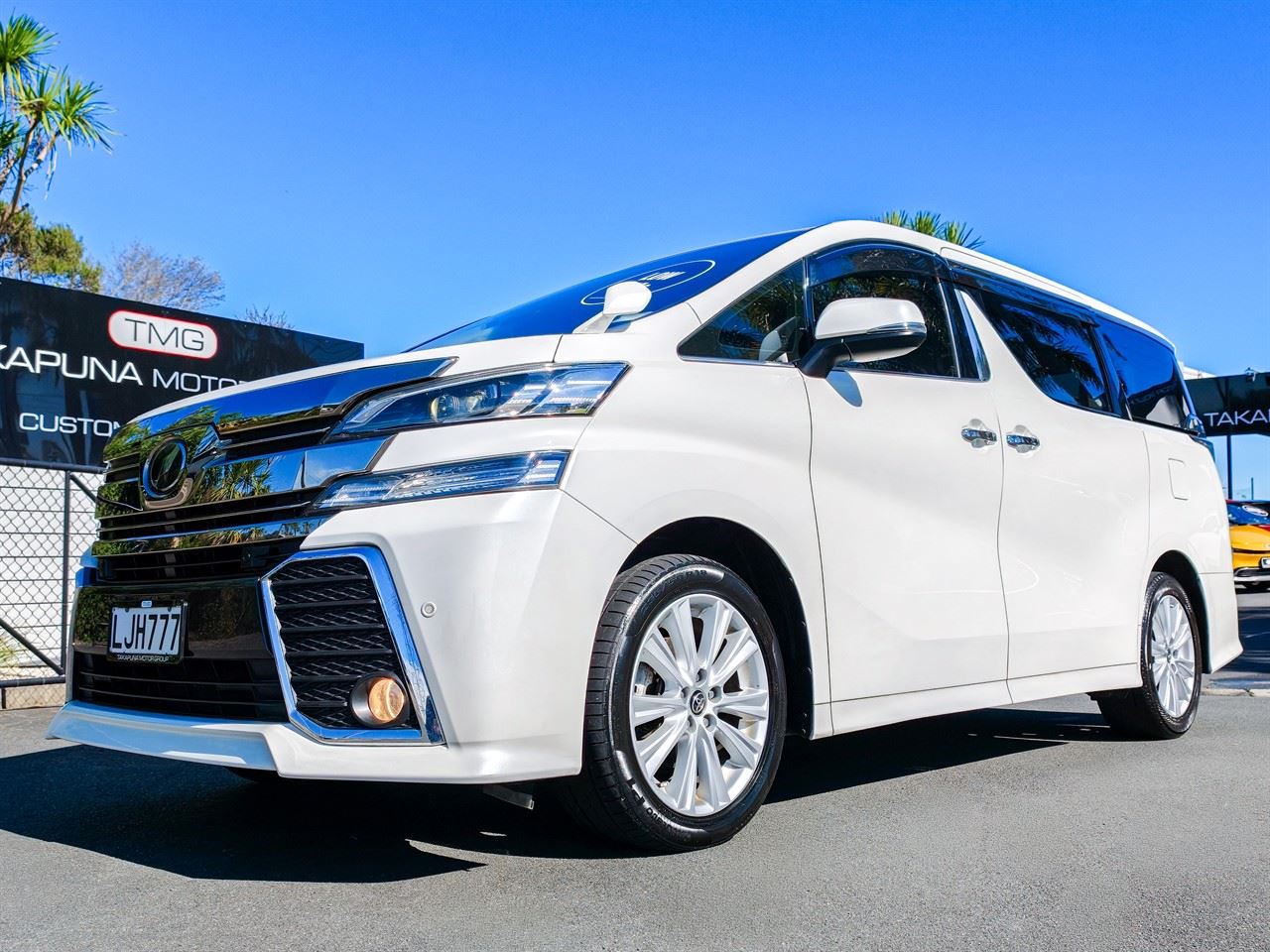 Vehicle image 3