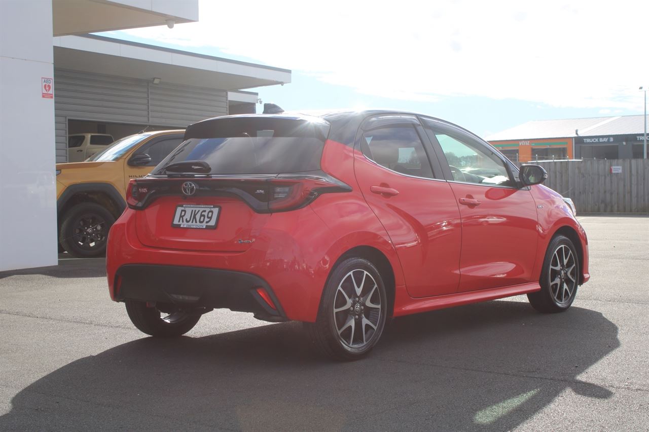 Vehicle image 3