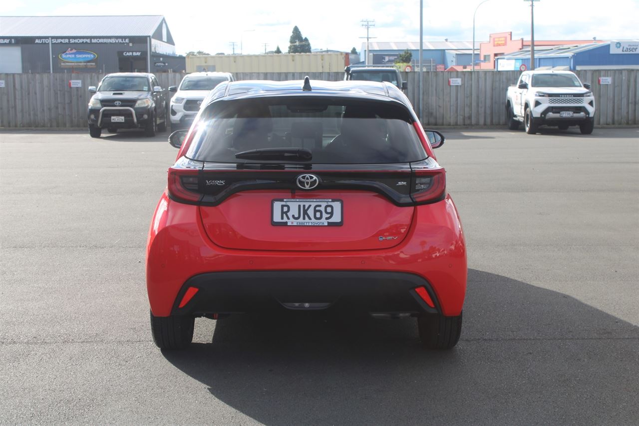 Vehicle image 4