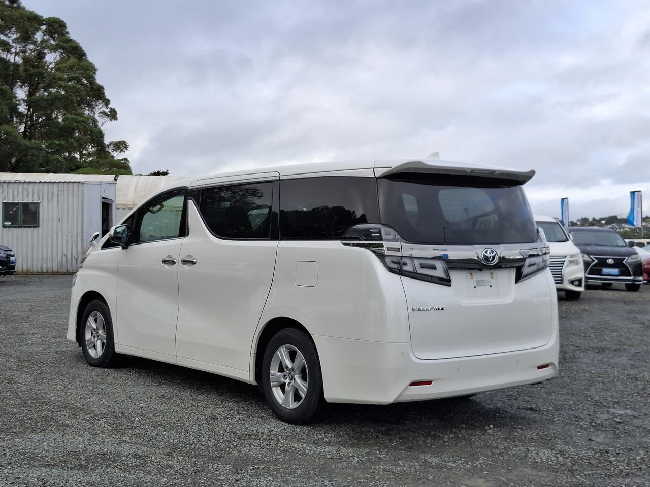 Vehicle image 5
