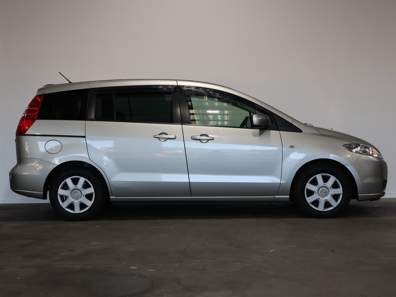 Vehicle image 5