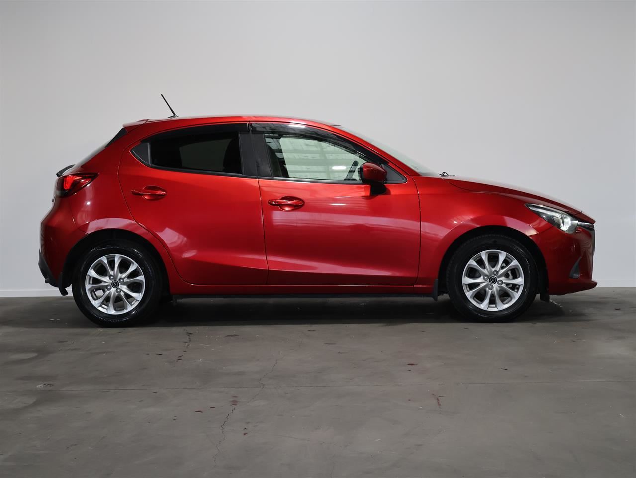 Vehicle image 5