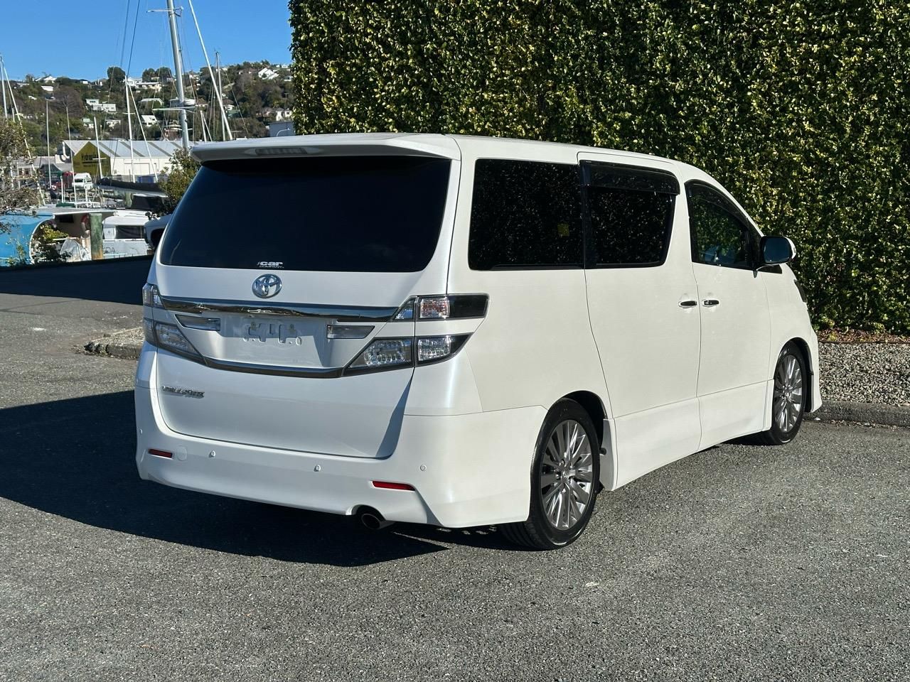 Vehicle image 3