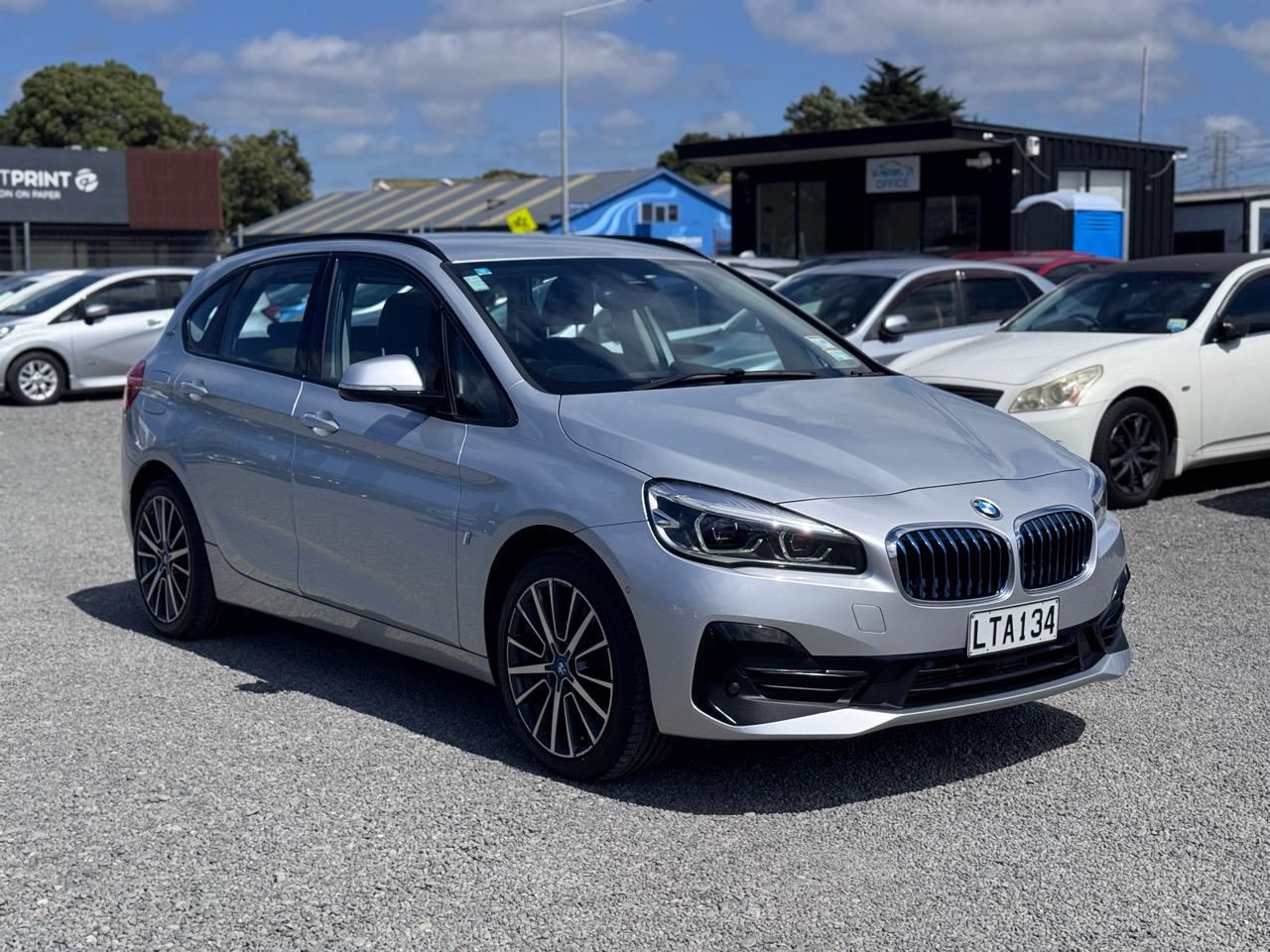 Vehicle image 3