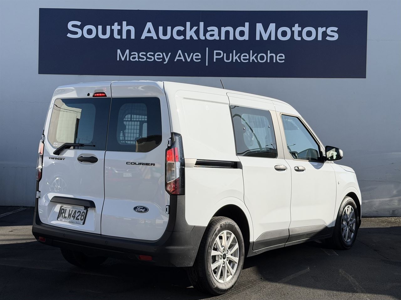 Vehicle image 5