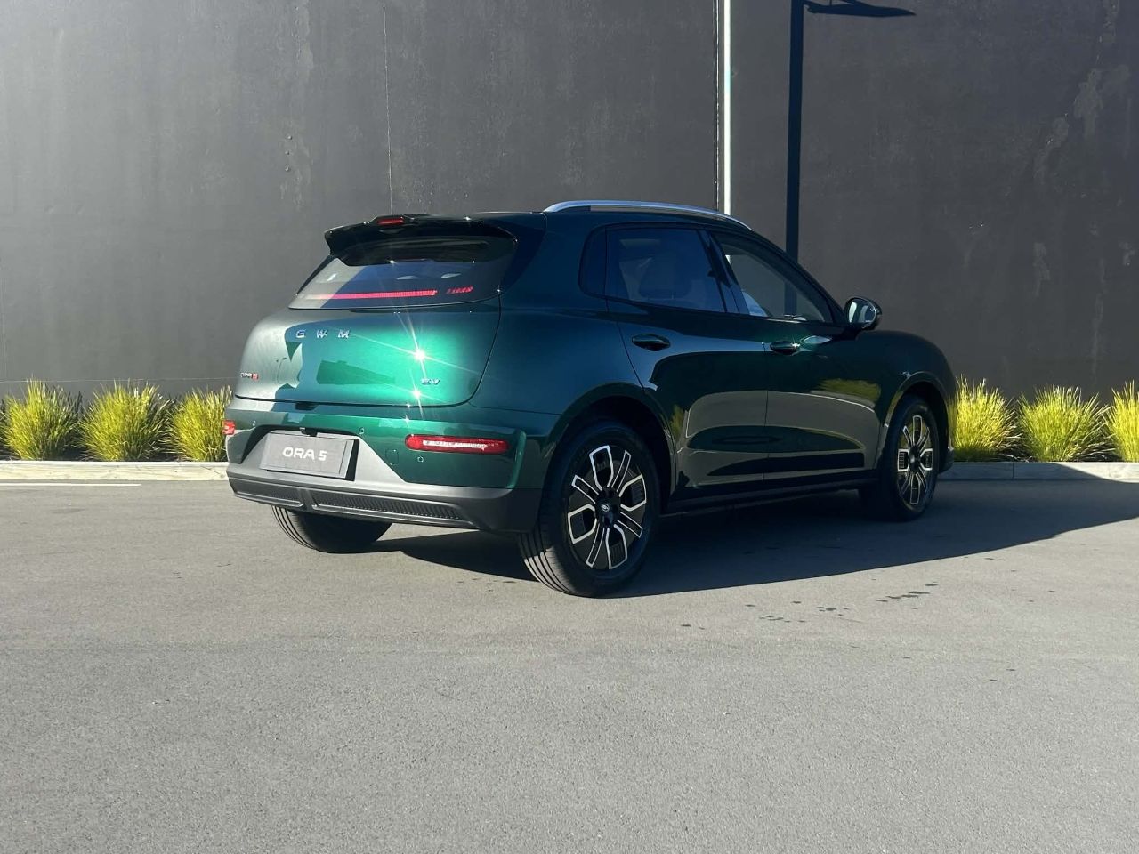 Vehicle image 3