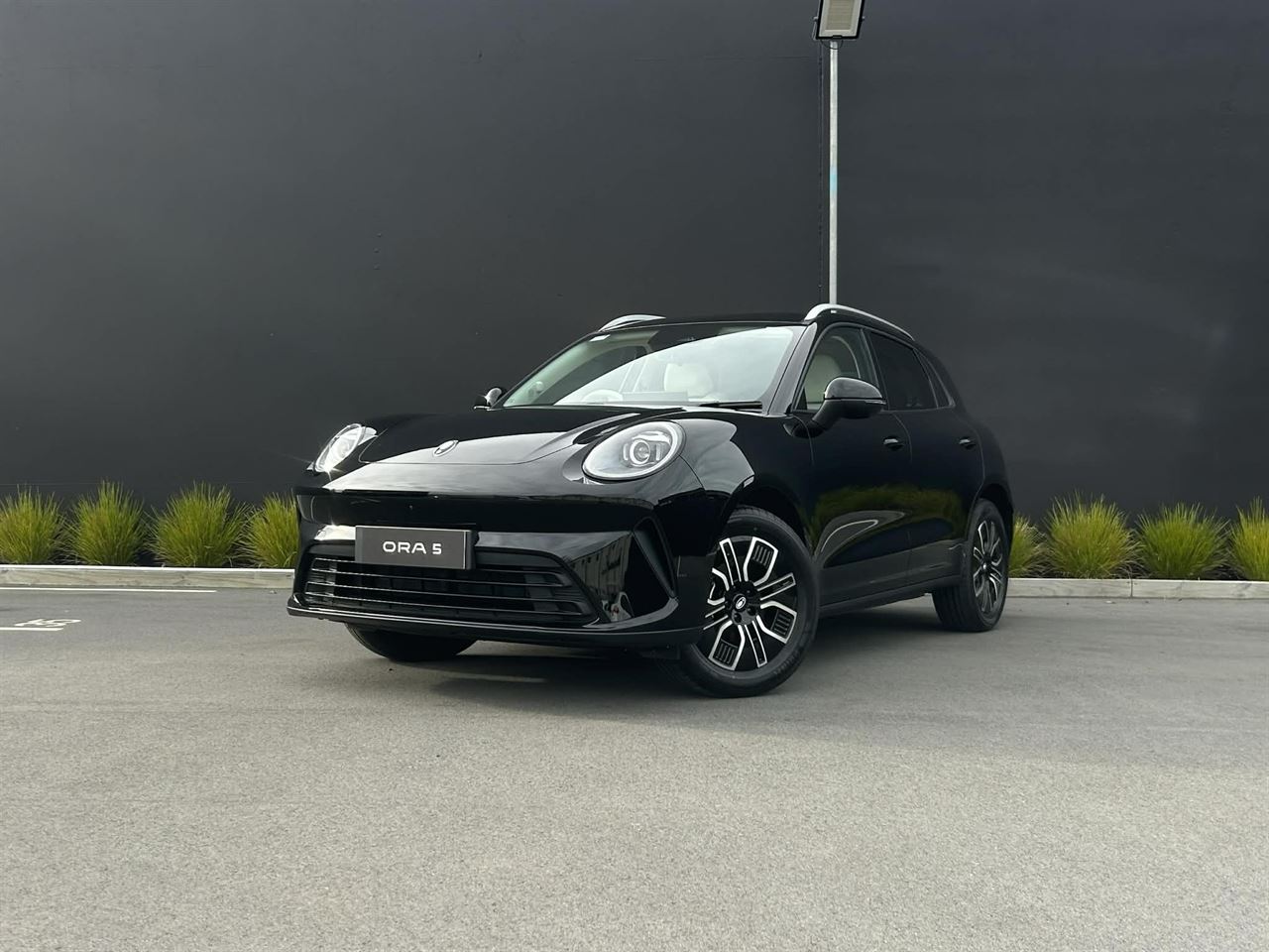 Vehicle image 4