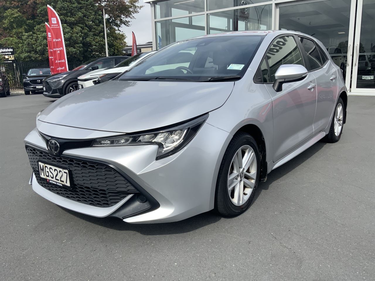 Vehicle image 4