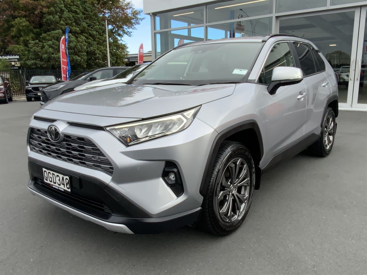 Vehicle image 4