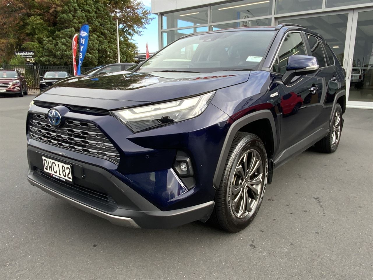 Vehicle image 4