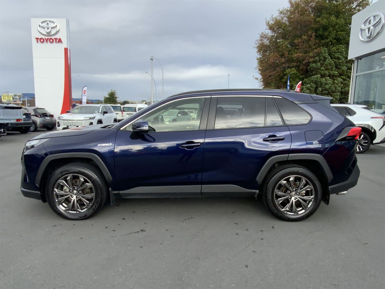 Vehicle image 5