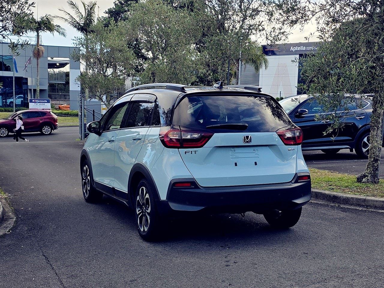 Vehicle image 4