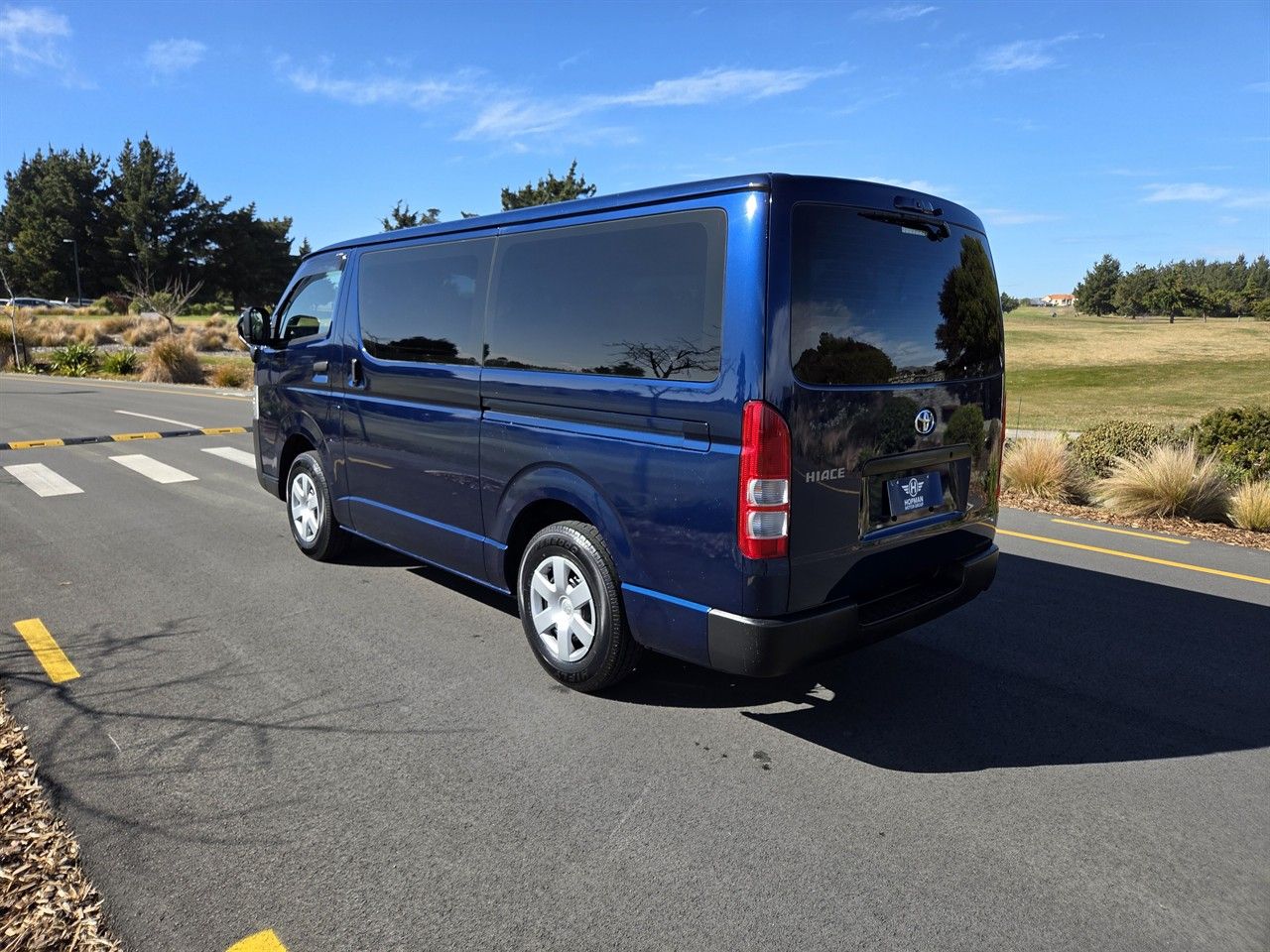 Vehicle image 5