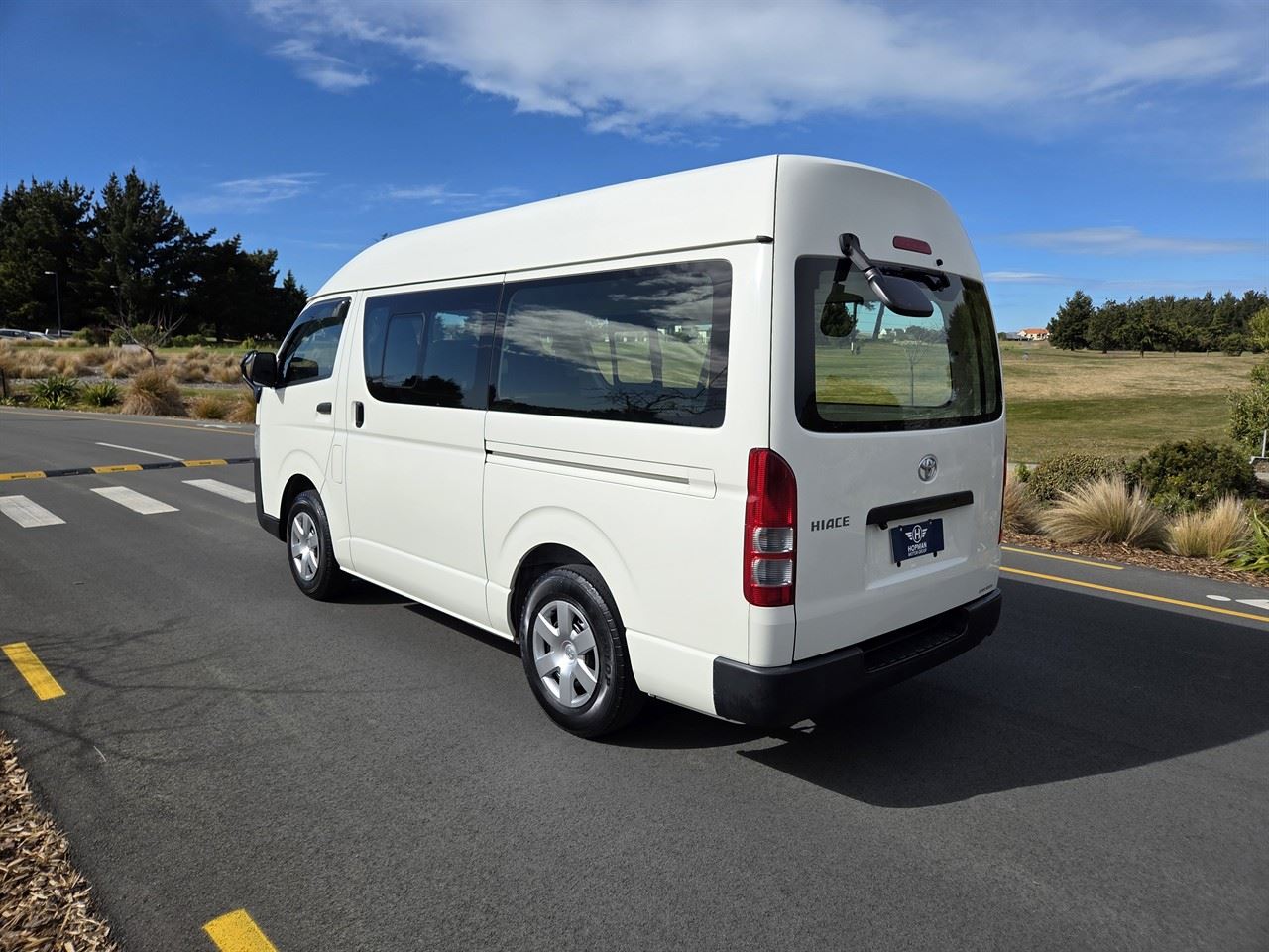Vehicle image 5
