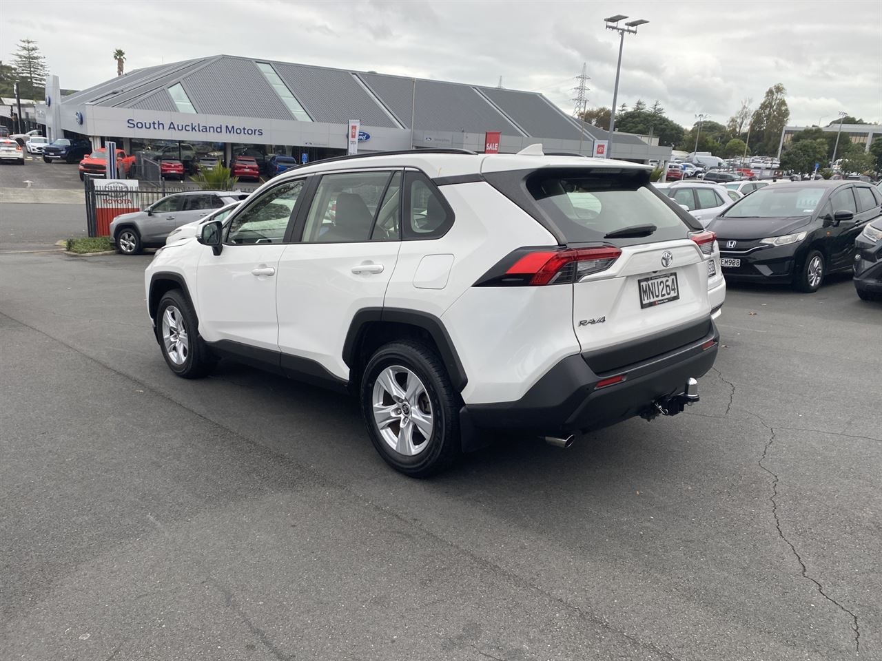 Vehicle image 5