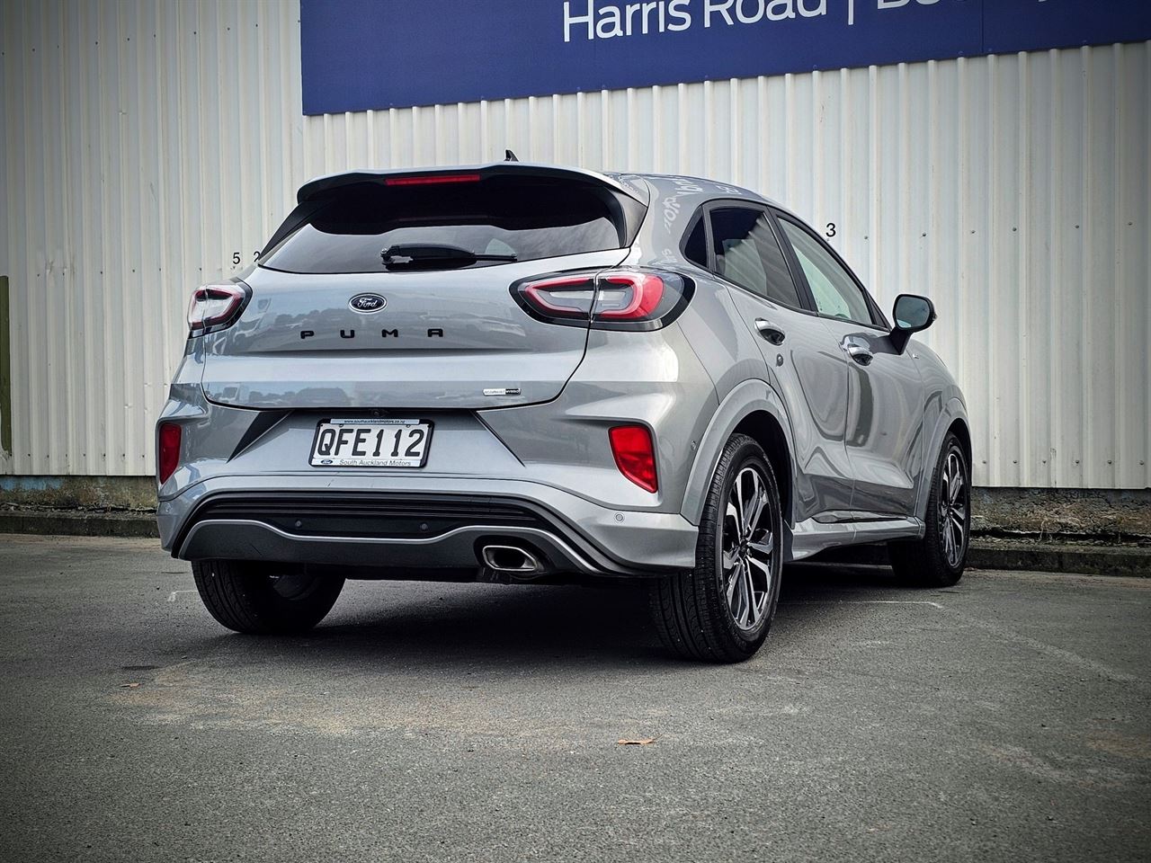 Vehicle image 3