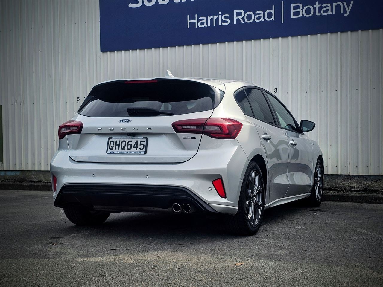 Vehicle image 3