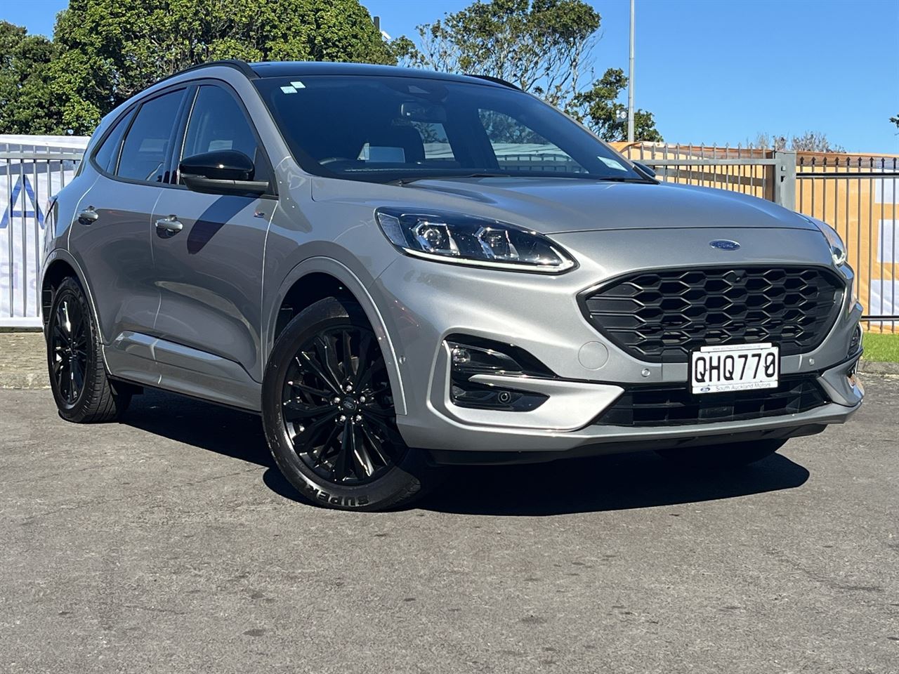 Vehicle image 3