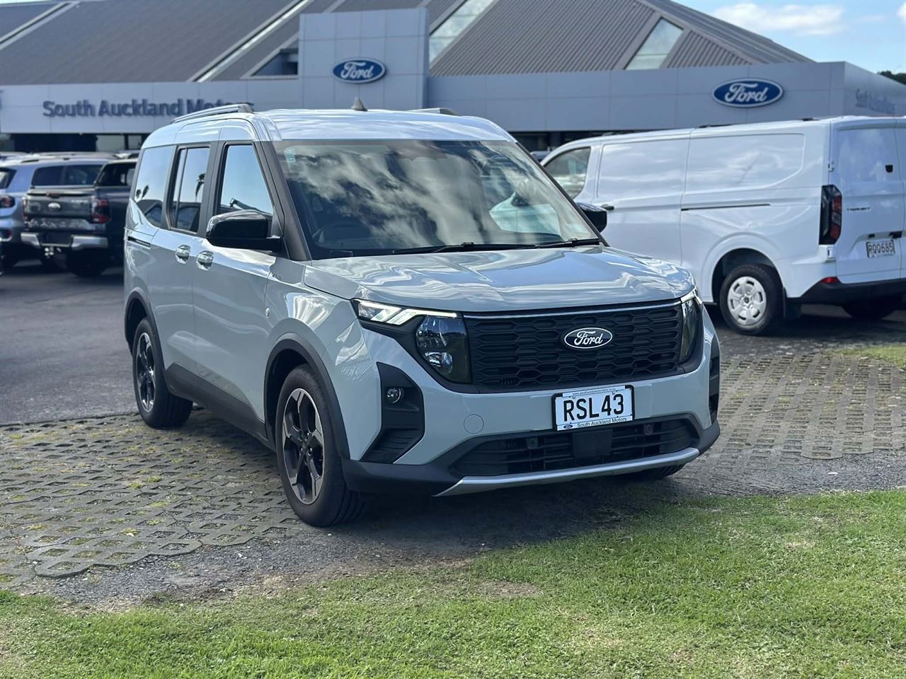 Vehicle image 1