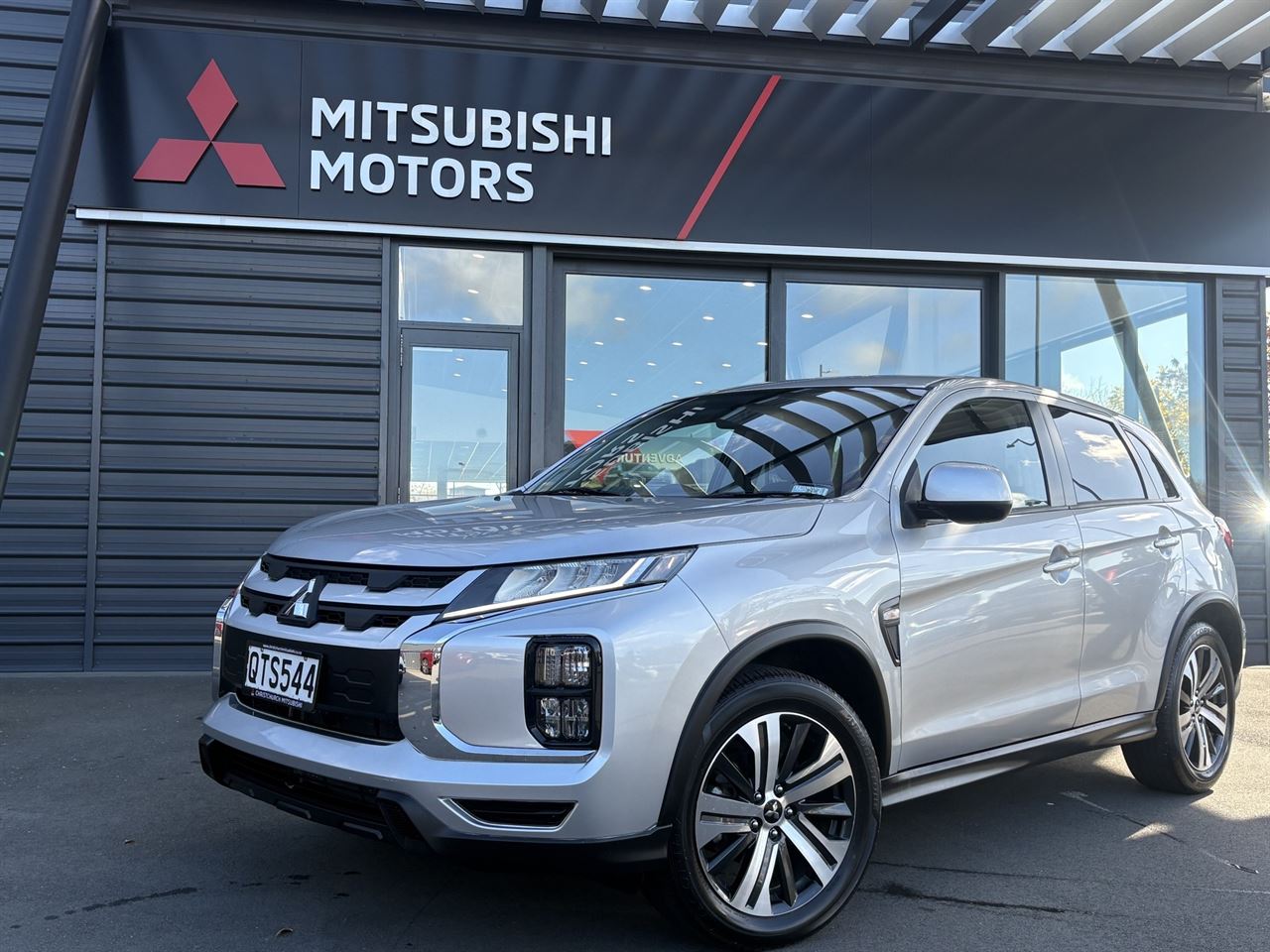 Vehicle image 5