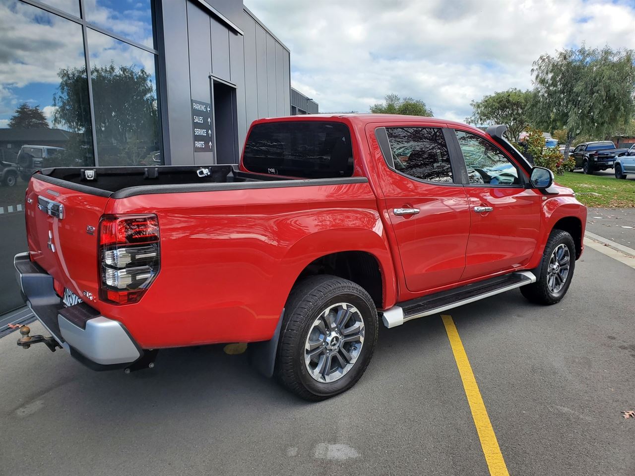 Vehicle image 3