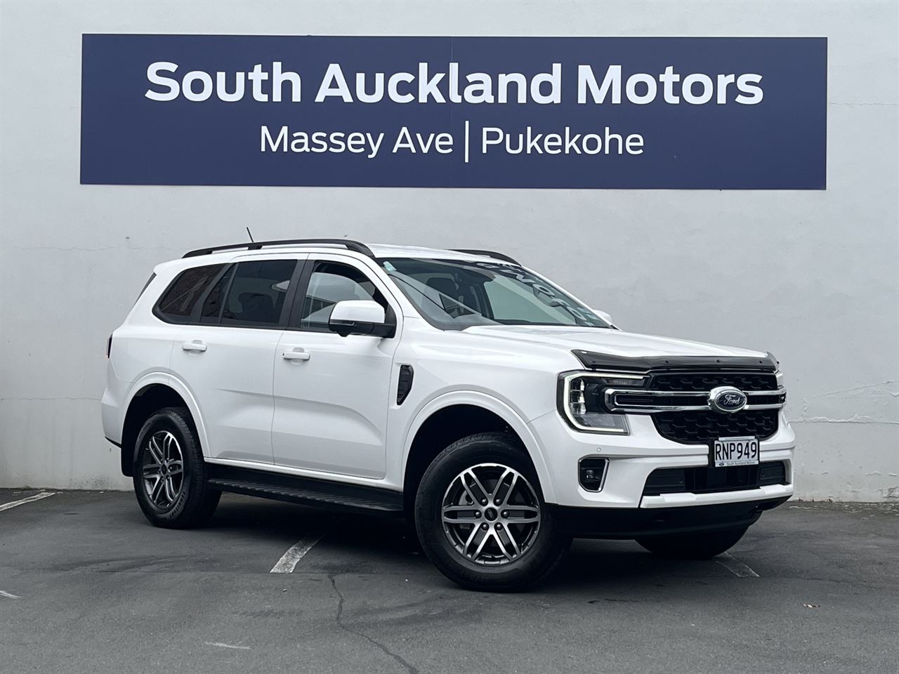 Vehicle image 3