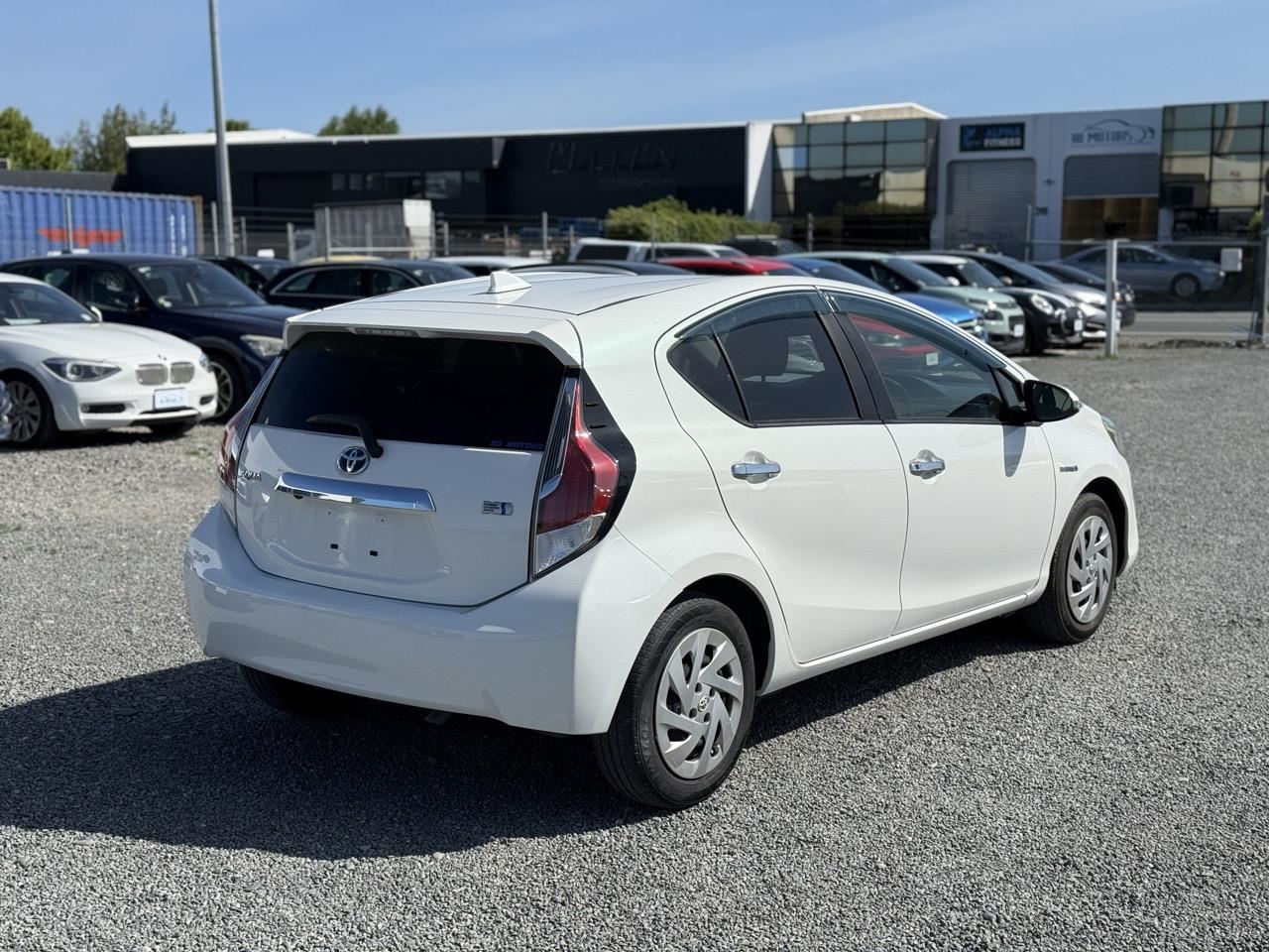 Vehicle image 5