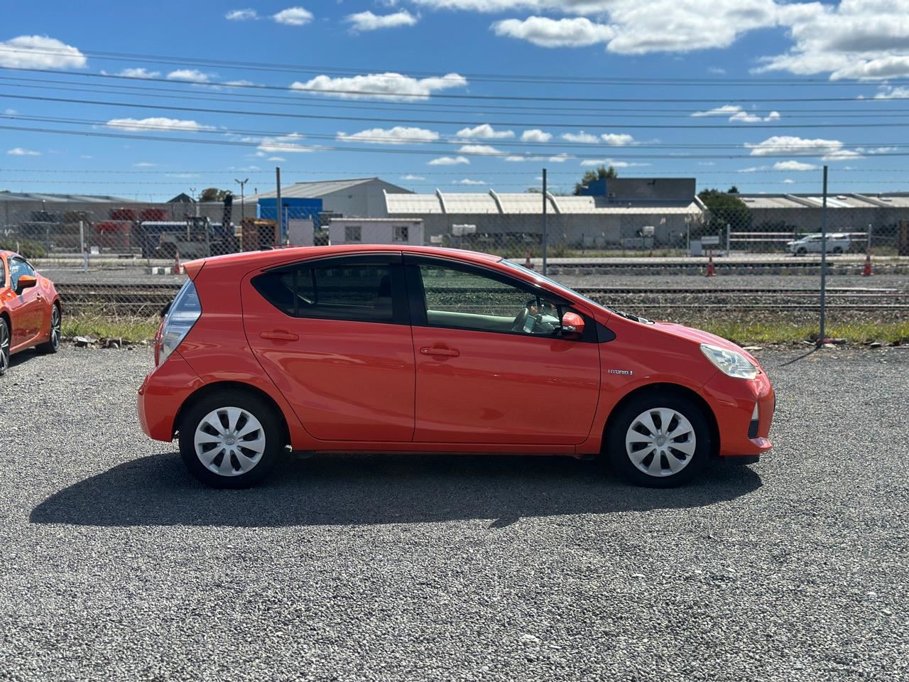 Vehicle image 4