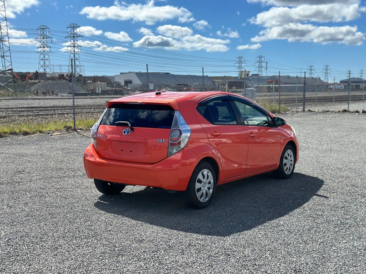 Vehicle image 5