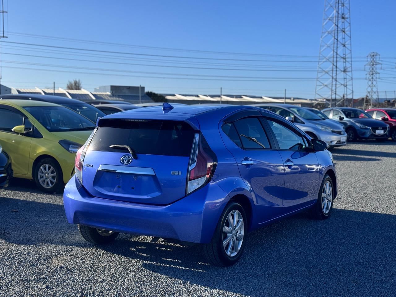 Vehicle image 5