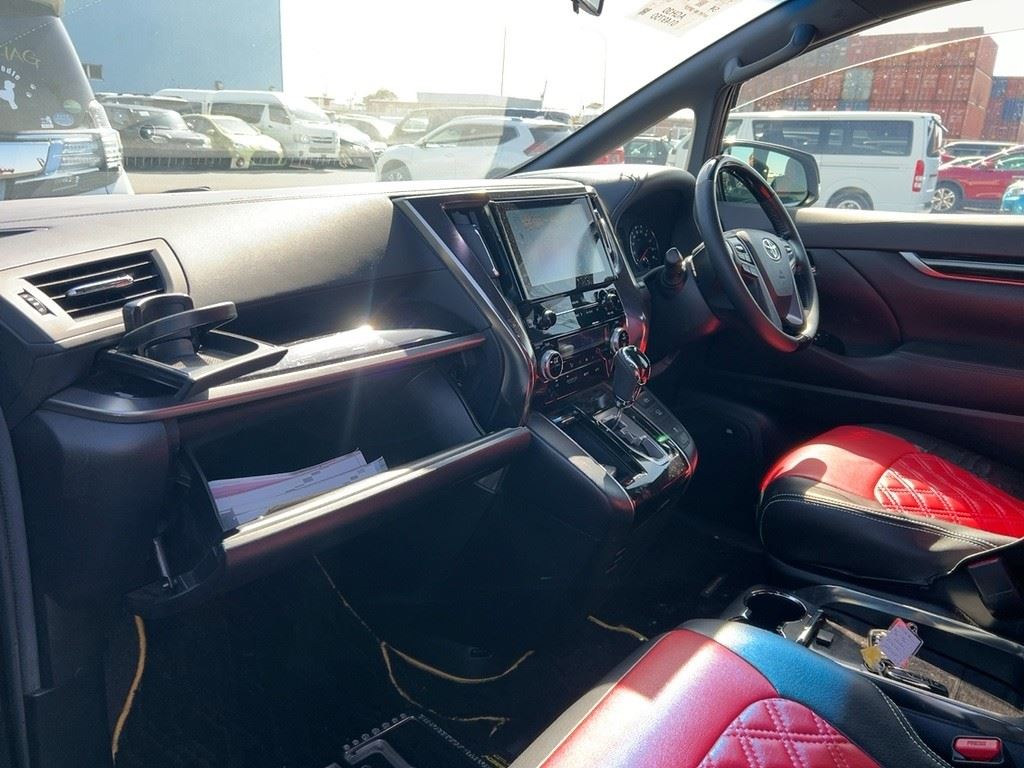 Vehicle image 3