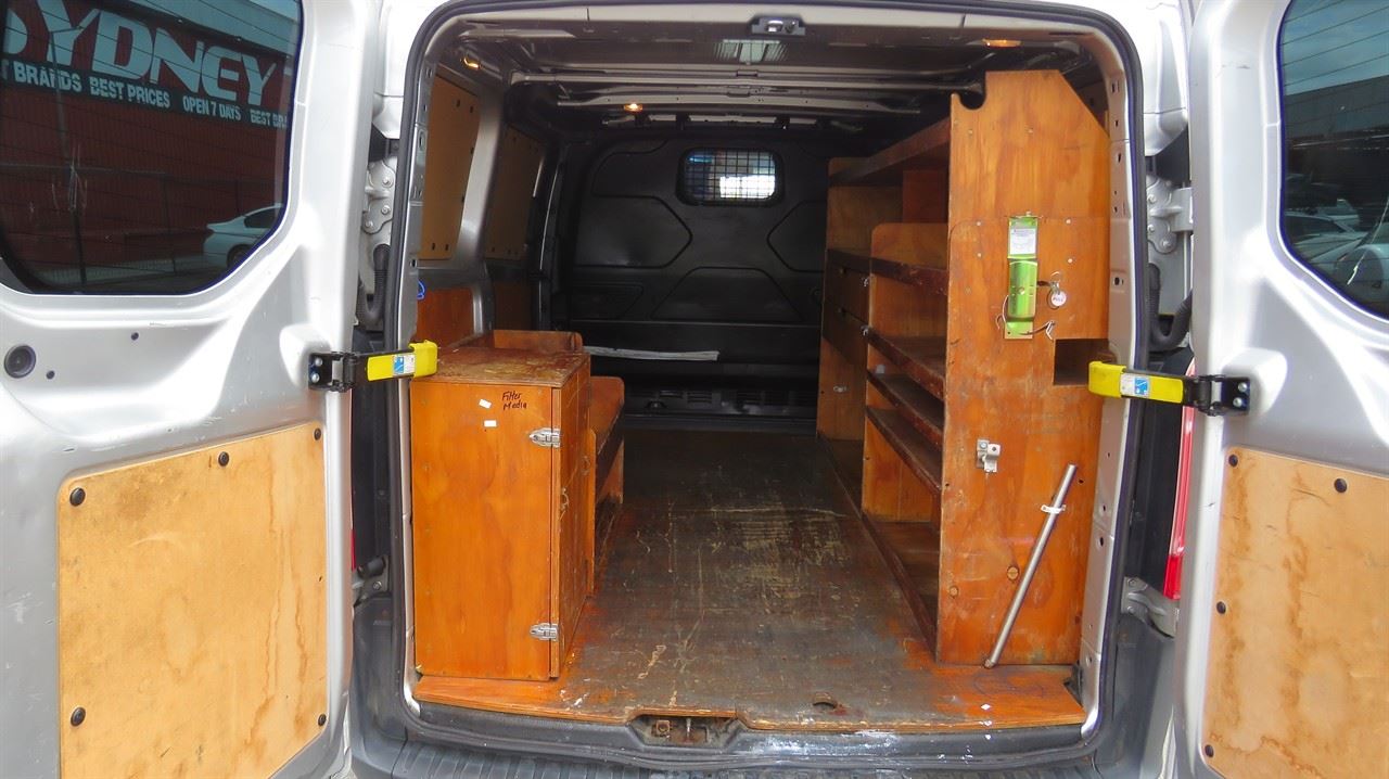 Vehicle image 3