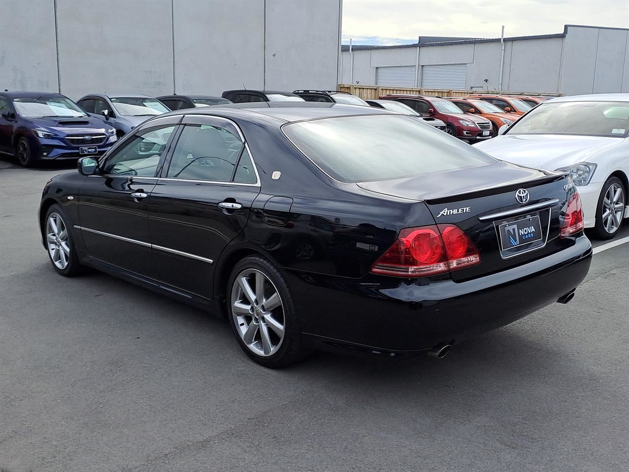 Vehicle image 5