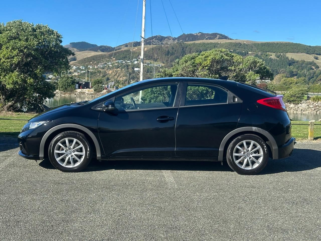 Vehicle image 5