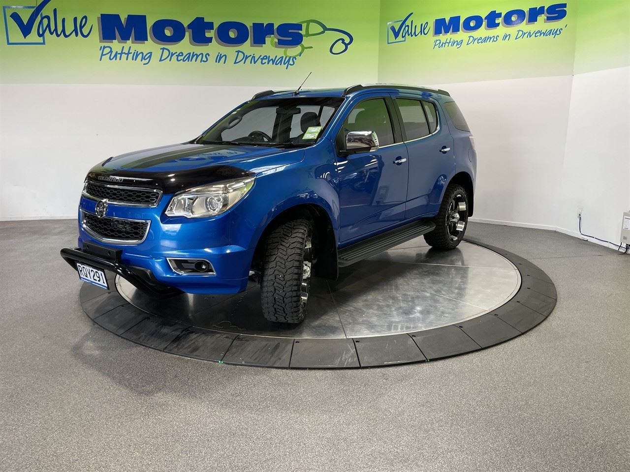Vehicle image 3