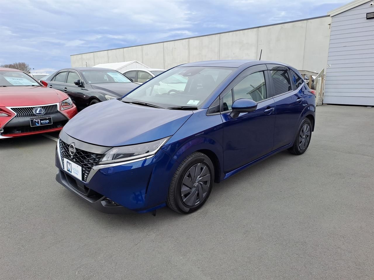 Vehicle image 3