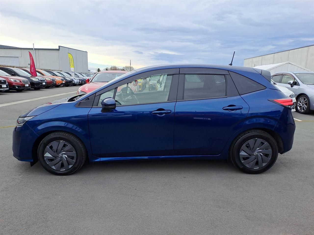 Vehicle image 4
