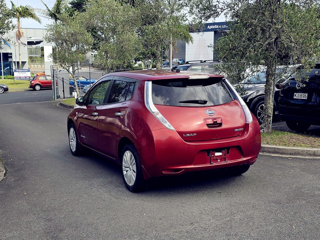 Vehicle image 4