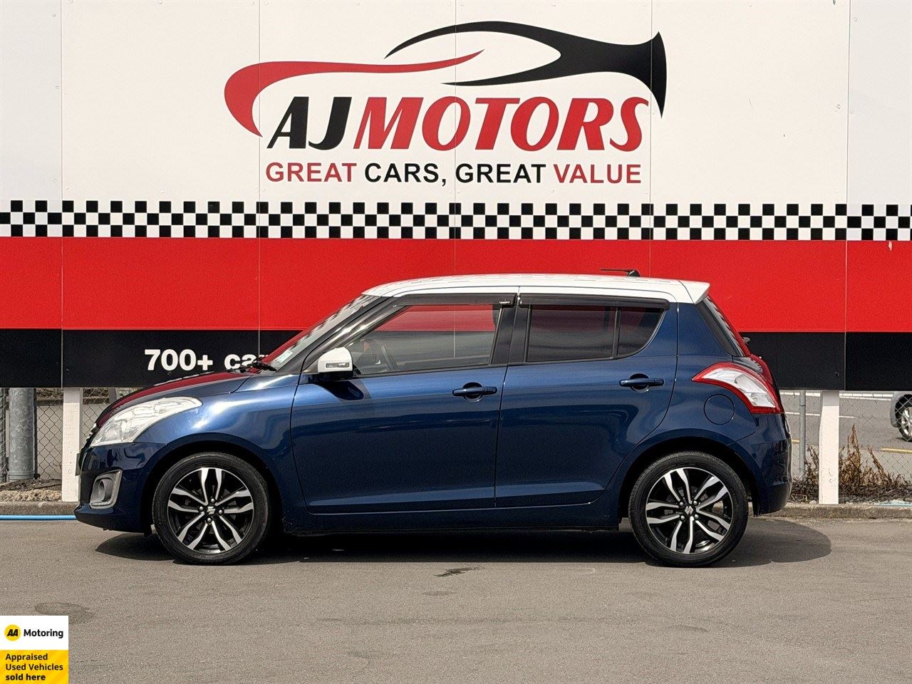 Vehicle image 5