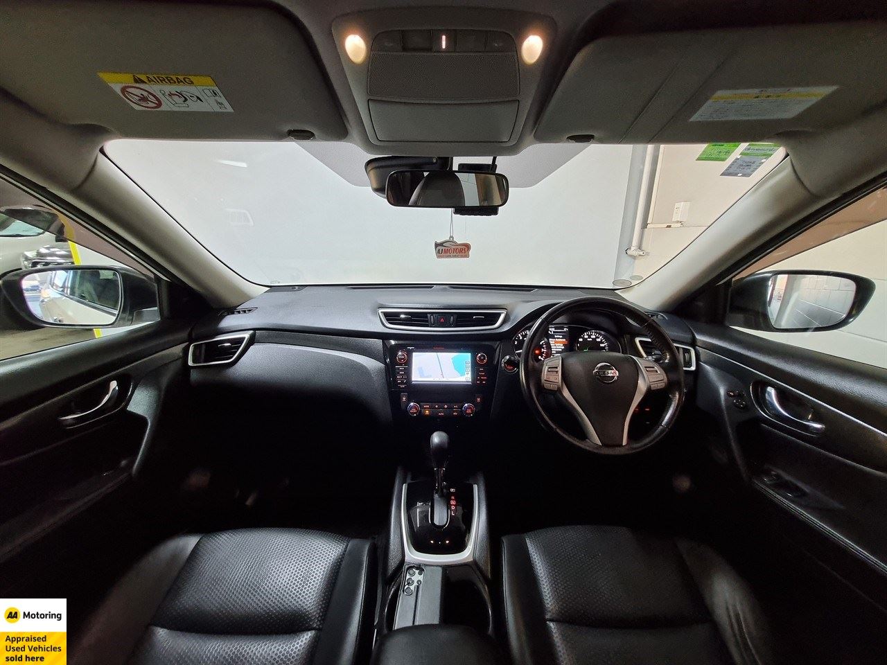 Vehicle image 3