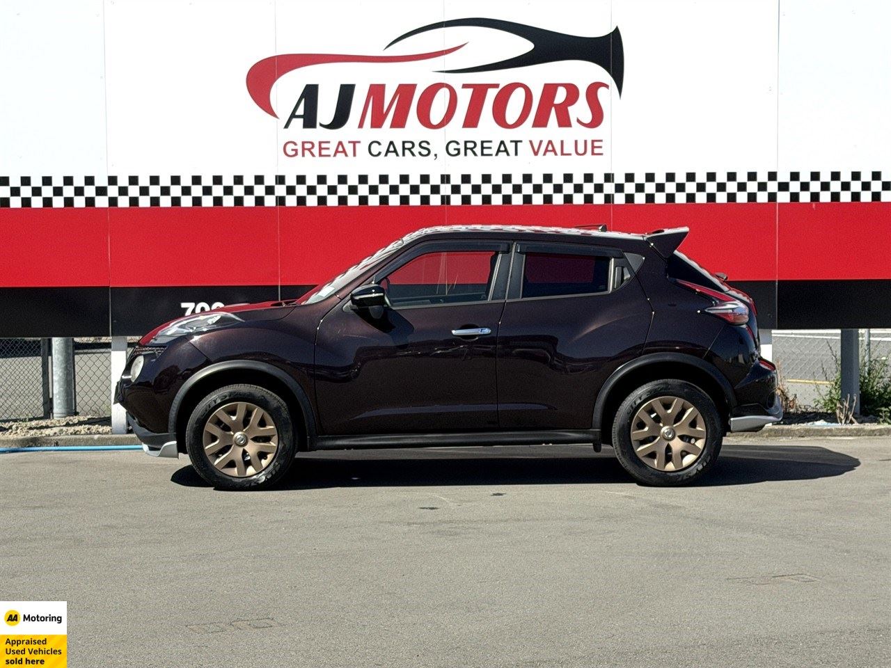 Vehicle image 3